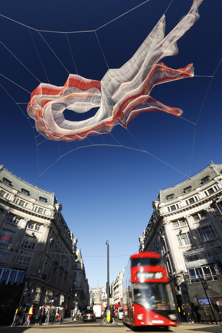 janet-echelman-suspends-net-sculpture-above-londons-oxford-circus-12