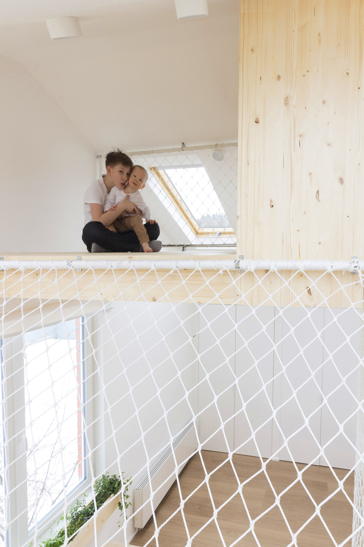 Ruetemple Adds Playhouse Within A Bedroom In Moscow Summer House Urdesignmag