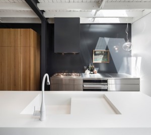 8-atelier-moderno-turns-a-montreal-former-workshop-into-a-home