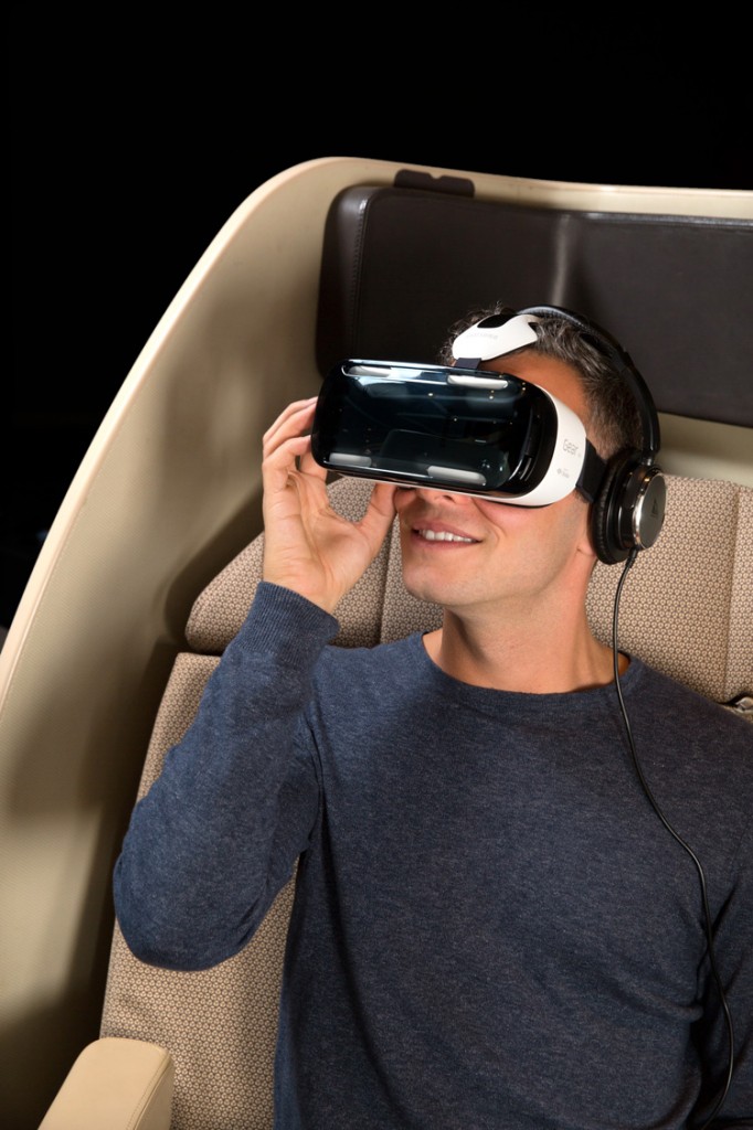 4-qantas-and-samsung-introduce-virtual-reality-experience-for-travellers