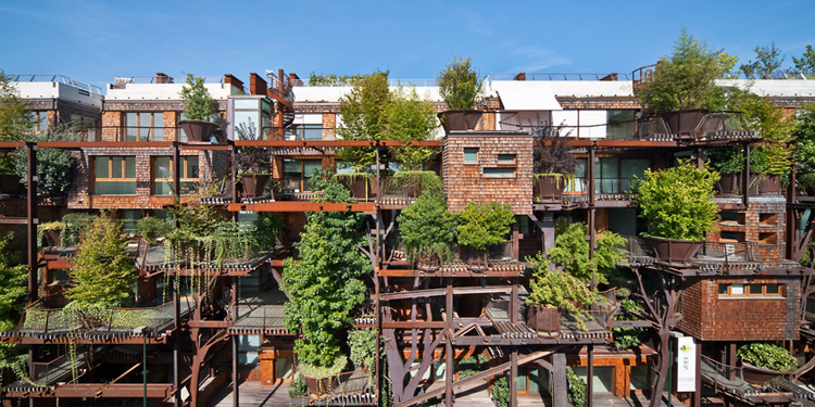6-25-green-luciano-pia-designs-air-and-noise-pullution-proof-treehouse-in-turin