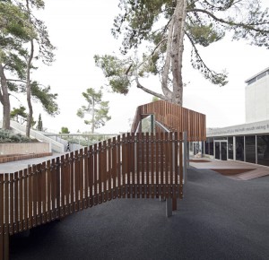 8-architects-install-a-tree-house-at-the-israel-museums-youth-wing-in-jerusalem