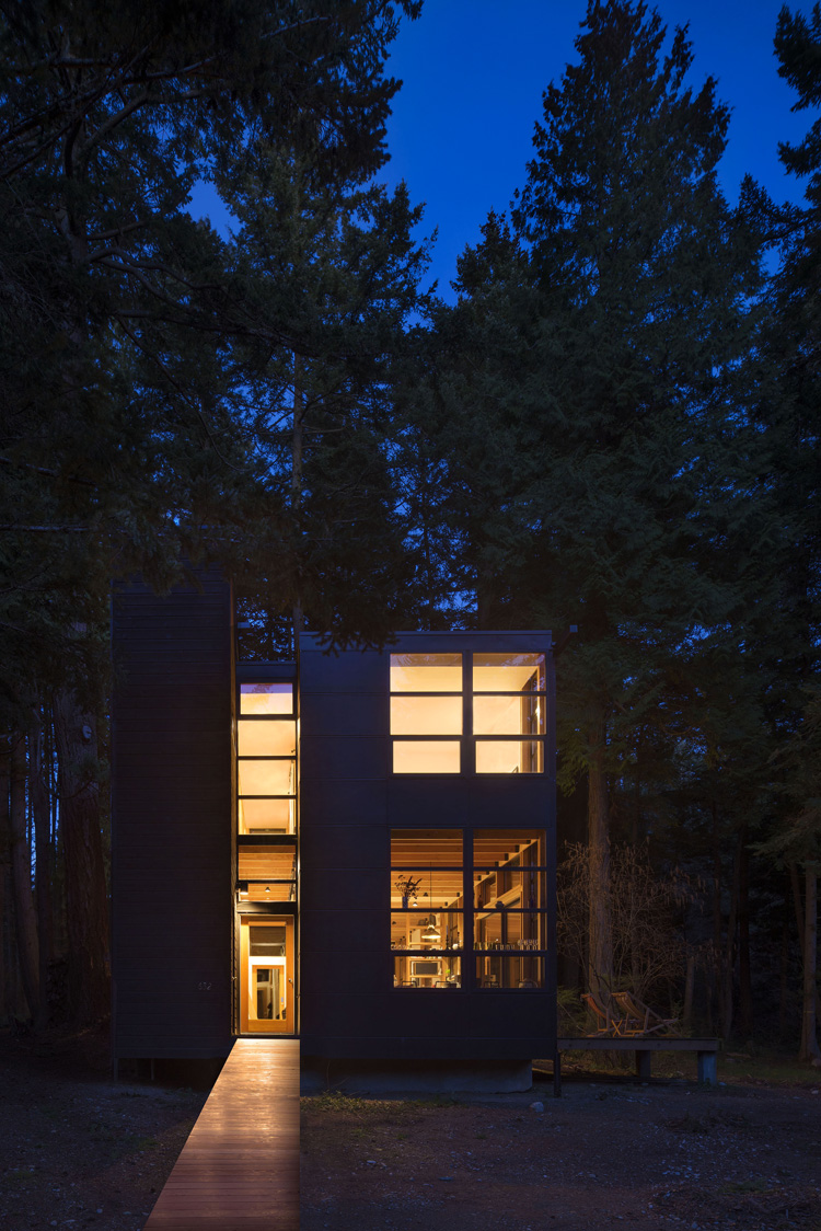 8-lightbox-home-studio-by-bohlin-cywinski-jackson
