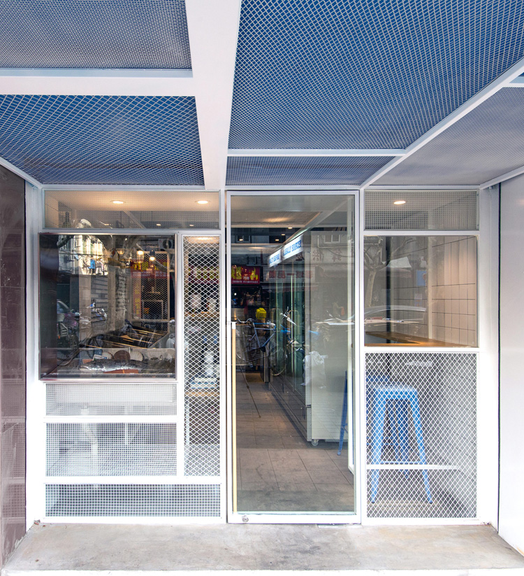 2-little-catch-fishmonger-in-shanghai-by-linehouse