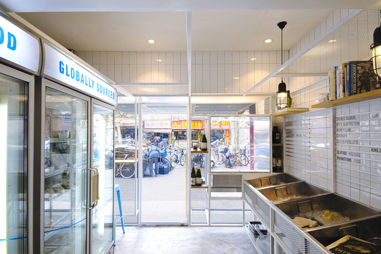 4-little-catch-fishmonger-in-shanghai-by-linehouse