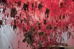 5-the-key-in-the-hand-installation-by-chiharu-shiota-at-venice-biennale-2015