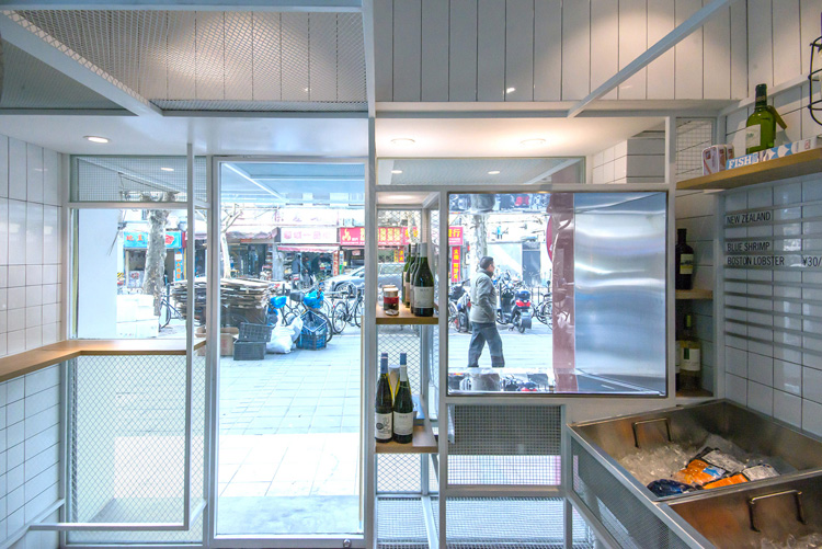 8-little-catch-fishmonger-in-shanghai-by-linehouse