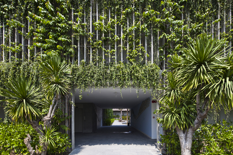 babylon-hotel-building-at-taman-retreat-resort-by-vo-trong-nghia-architects-12