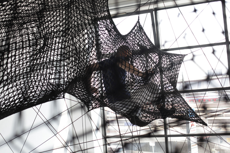 tube-net-installation-by-numenfor-use-8