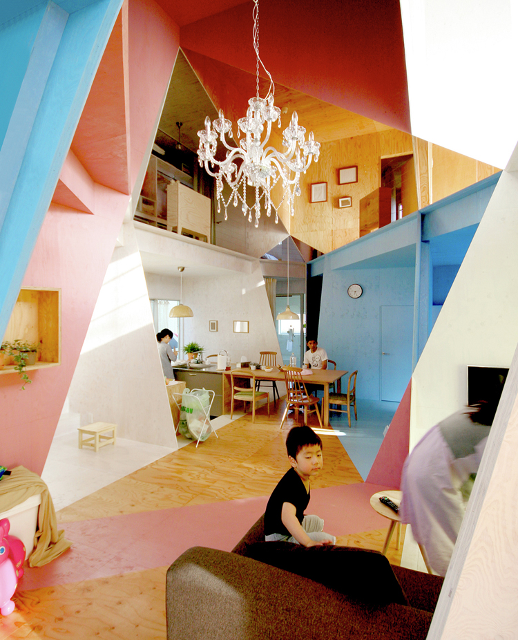 kochi-architects-studio-refurbishes-traditional-apartment-house-in-tokyo-8