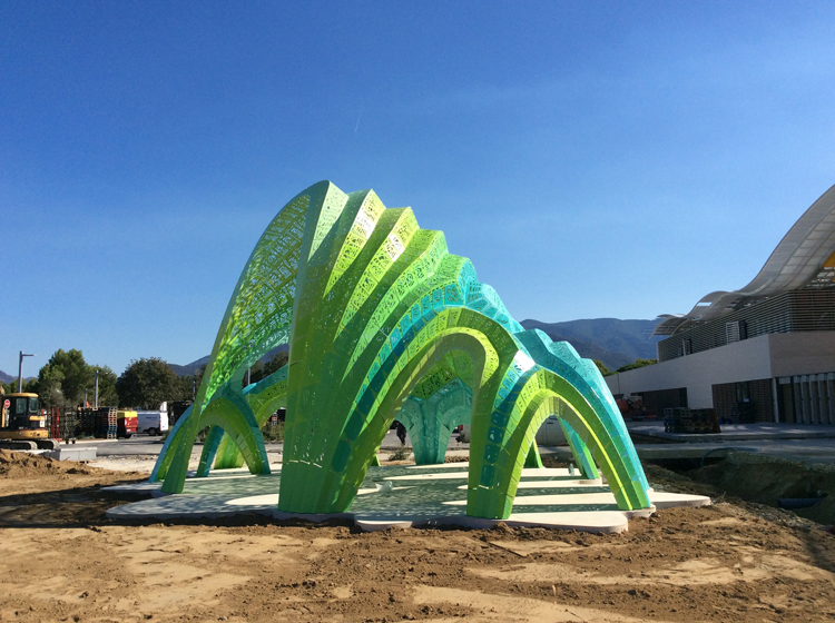 marc-fornes-theverymany-creates-pleated-amphitheater-pavilion-in-france-2