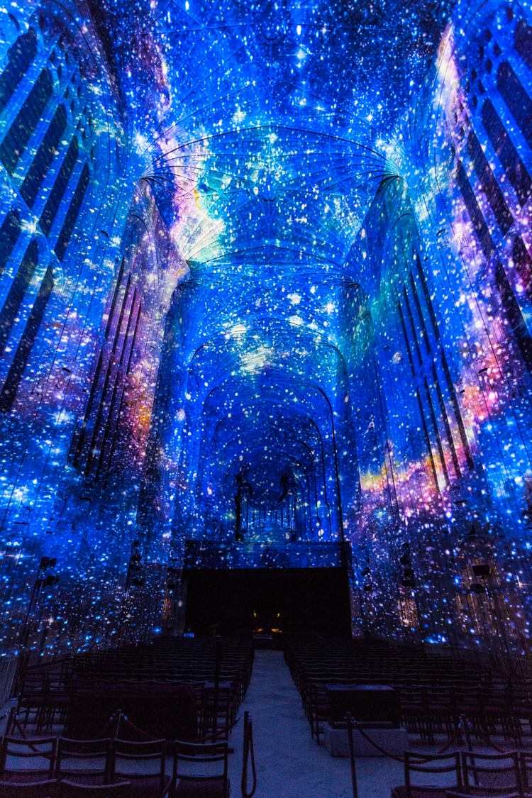 miguel-chevaliers-immersive-projections-at-kings-college-chapel-in-cambridge-5