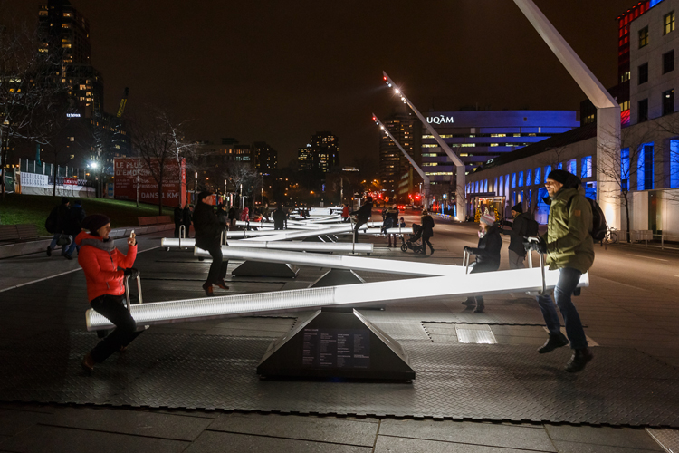 impulse-lighting-installation-in-the-quartier-des-spectacles-montreal-4