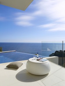 house-in-cala-canyet-by-anna-podio-arquitectura-photo-by-Jordi-Miralles-4