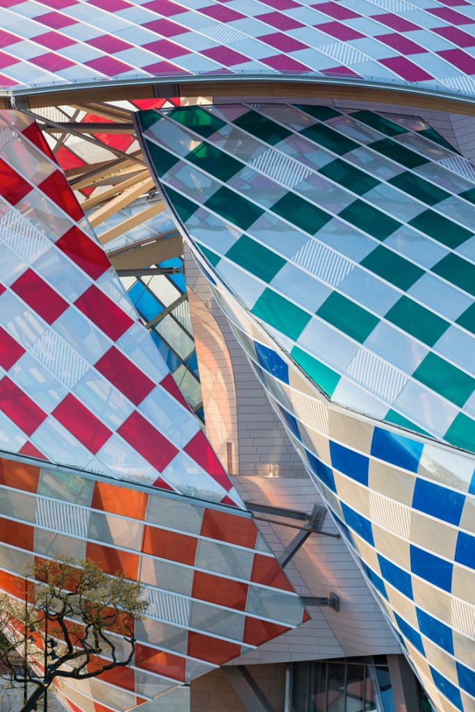 Daniel Buren brings color to the Fondation Louis Vuitton - LVMH