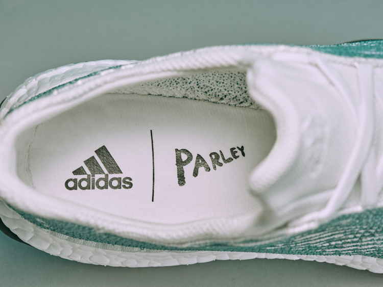 adidas-x-parley-running-shoe-made-of-up-cycled-ocean-plastics-4