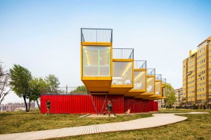 container-stack-pavilion-by-peoples-architecture-office-3