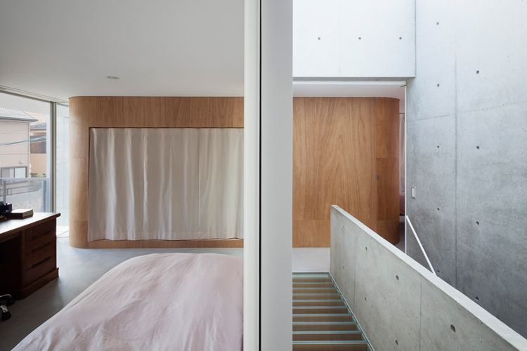 house-in-midorigaoka-by-yutaka-yoshida-architect-associates-photo-by-Tomohiro-Sakashita-11