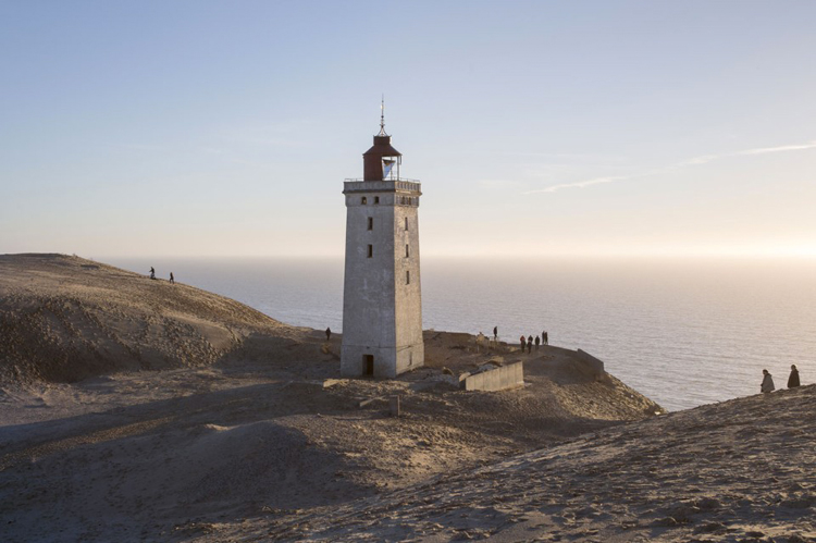 gigantic-kaleidoscope-lighthouse-installation-on-denmark-coast-3