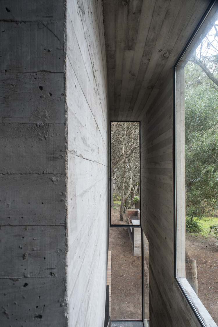 concrete-holiday-home-luciano-kruk-argentina-7