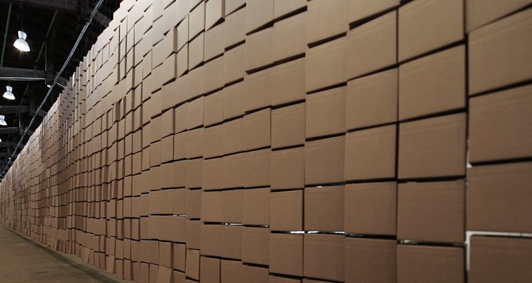 435 prepared dc-motors, 2030 cardboard boxes 35x35x35cm | Zimoun 2017