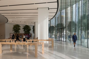 A Look Inside New Apple Store at Dubai Mall