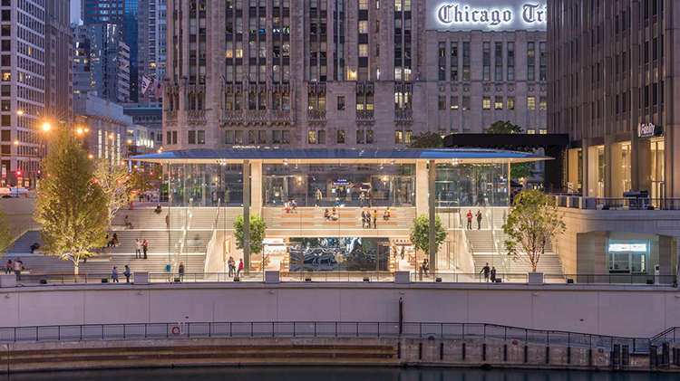 Apple Michigan Avenue Opens On Chicago’s Riverfront
