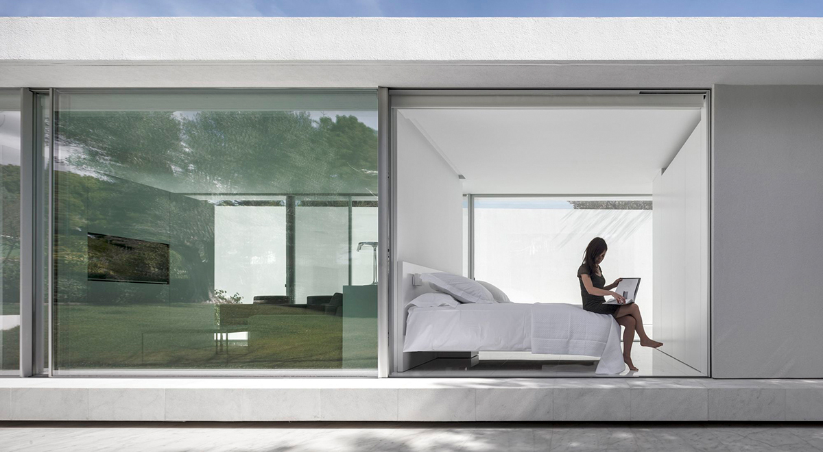 Fran Silvestre Adds A Guest Pavilion To A Valencia House