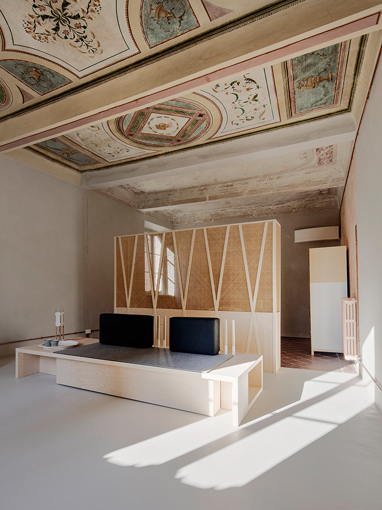 Archiplan Studio Refurbishes A Historical Small Flat In Mantua