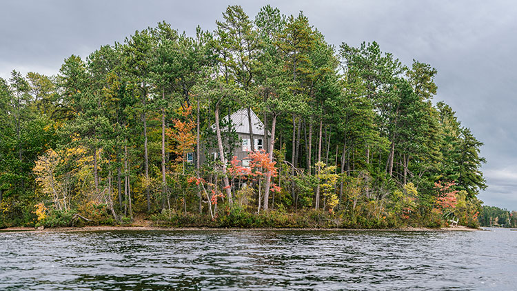Scalar Architecture Designs A Modern Cottage On The Shore Of Ossipee Lake