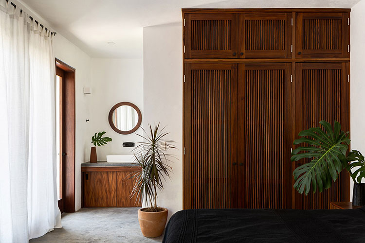 CASA LT by MAIN OFFICE