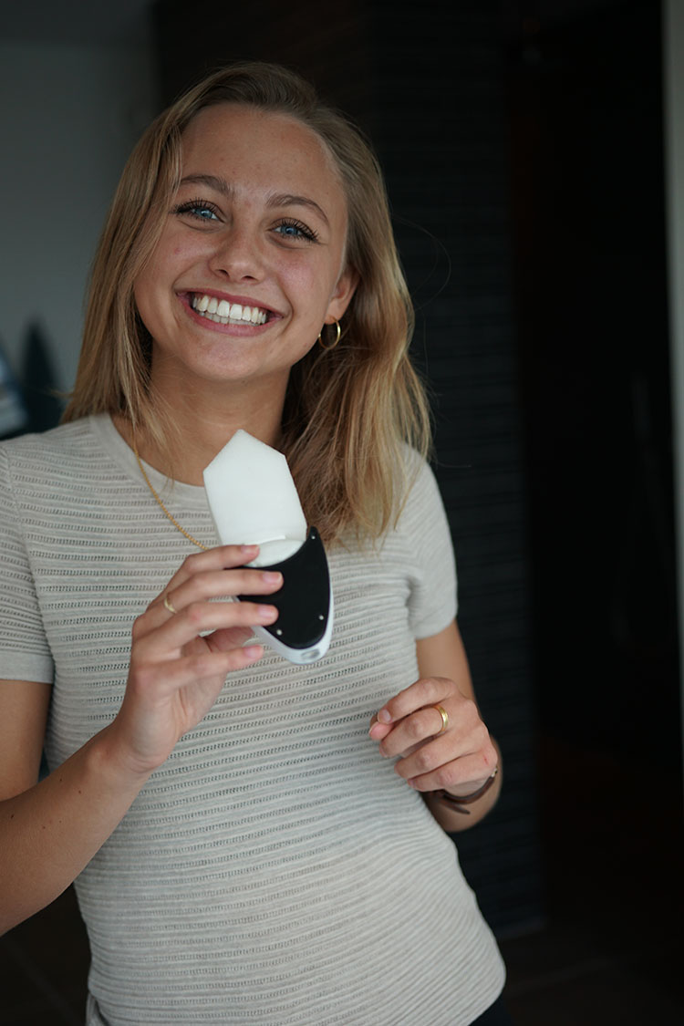 UNOBRUSH Introduces The 6-second Toothbrush
