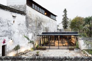 Wuyuan Skywells Hotel, Shangrao Shi, China / anySCALE Architecture Design