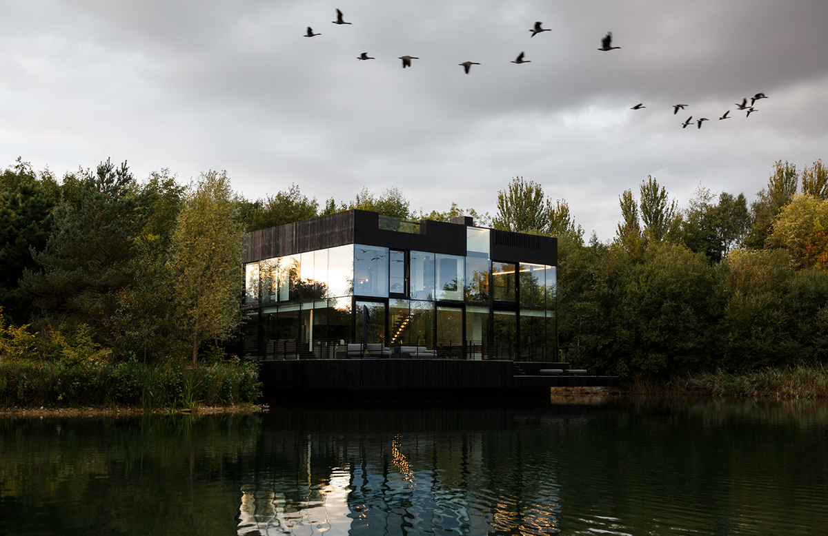 Villa on the Lake, Lechlade, United Kingdom / Mecanoo