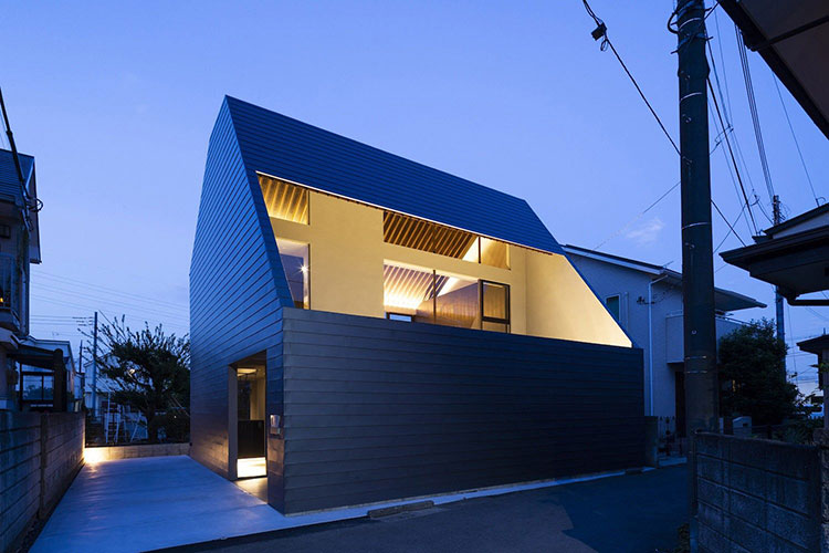Cover House, Tokyo, Japan / Apollo Architects & Associates