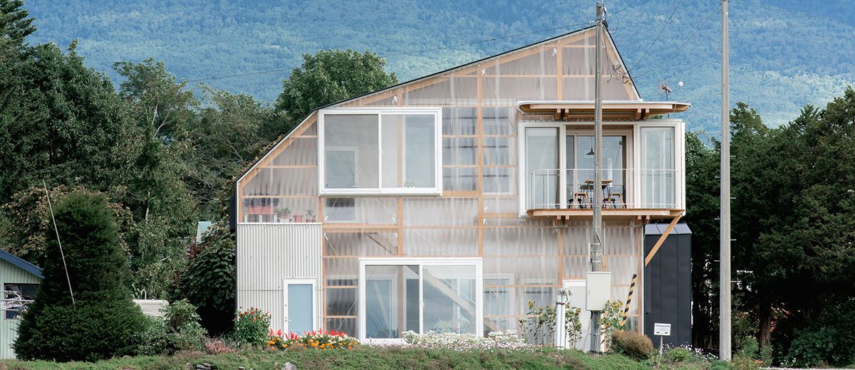 Deformed Roof House, Furano, Japan / Yoshichika Takagi + Associates