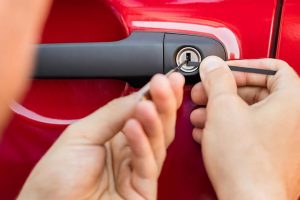 Locksmith Cambridge, MA Deals With All Automotive Lock And Key Issues