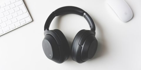 Wired or Wireless Headset: Which Should You Go With?