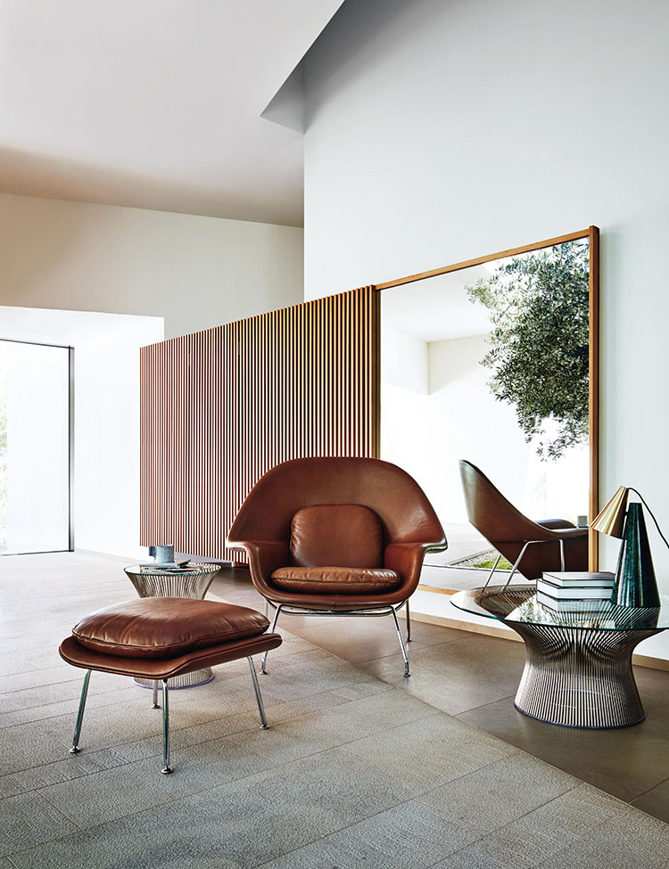 Womb Chair / Knoll