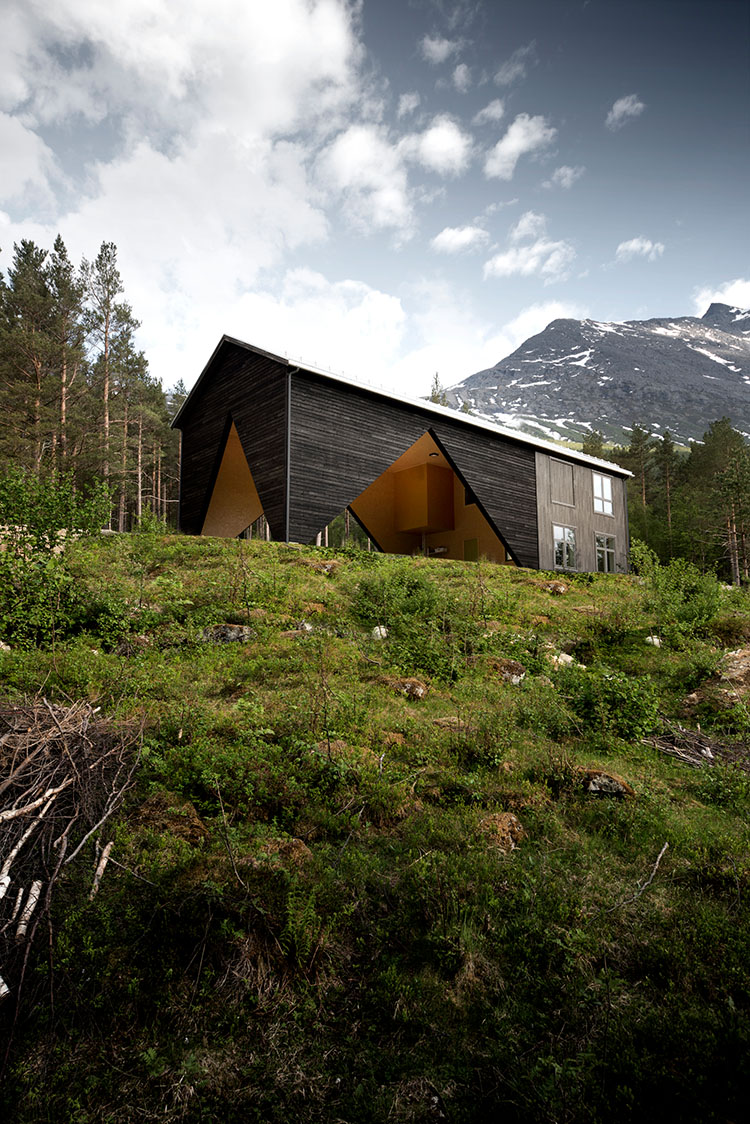 1/3 House, Sunndal, Norway / Rever & Drage 