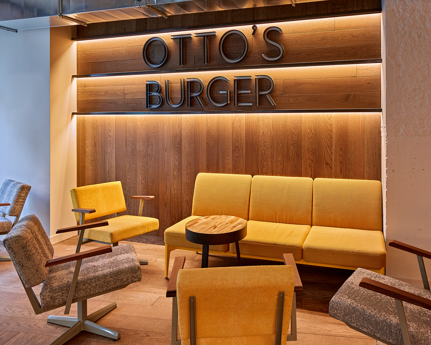 Otto's Burger Cologne / Studio Modijefsky