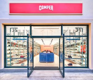 Camper Store, Malaga, Spain / Oficina Penadés — urdesignmag