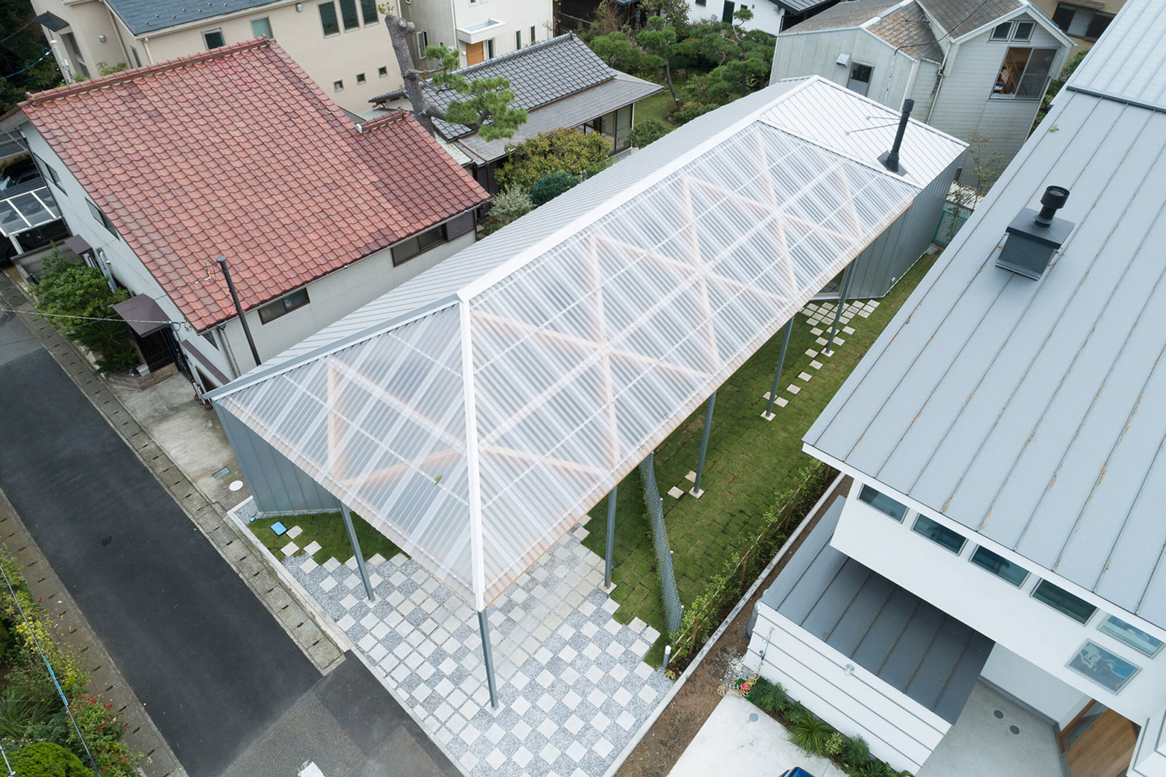 Giant House in Oiso, Japan / Fumiko Takahama Architects