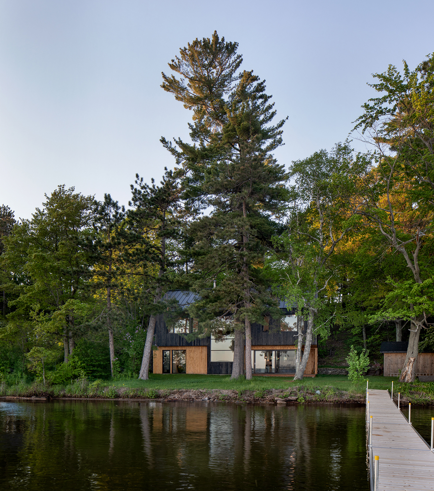 Lakeside Cabin, Knowlton, Canada / Atelier Schwimmer 