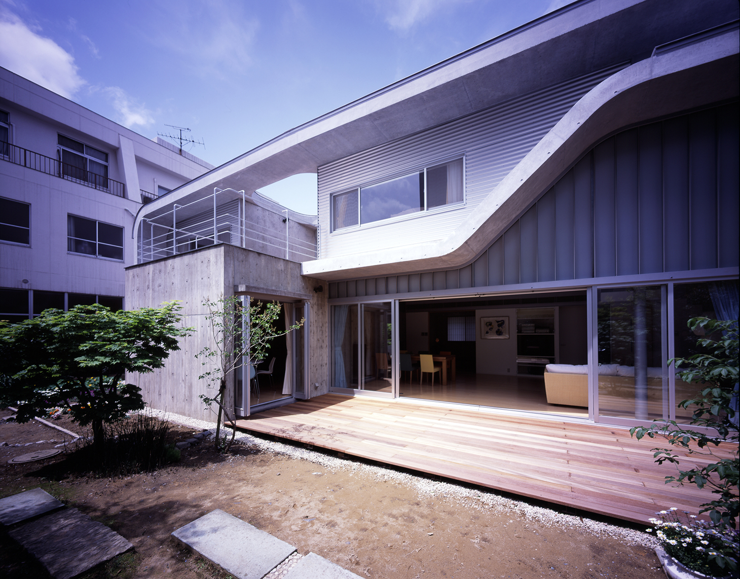 Continuous Plate House 2.0, Fukui, Japan / Ryumei Fujiki + Yukiko Sato / F.A.D.S