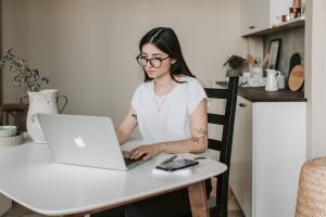 How to Balance Online Study With a Full-Time Career