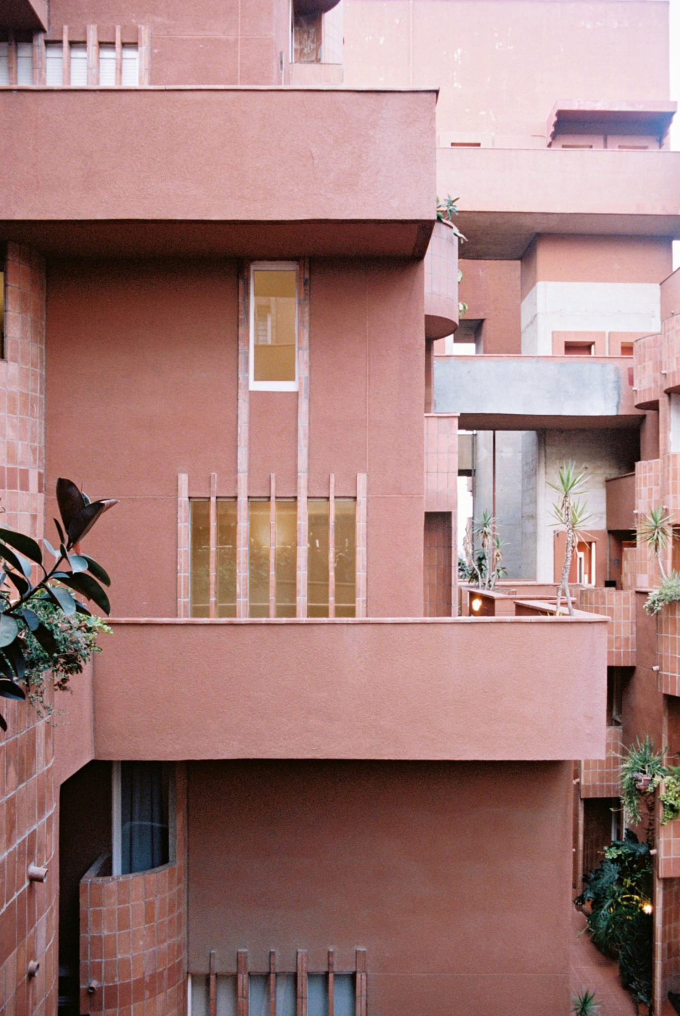 Renovation of an Apartment in Walden-7, Barcelona, Spain / Bonell+Dòriga