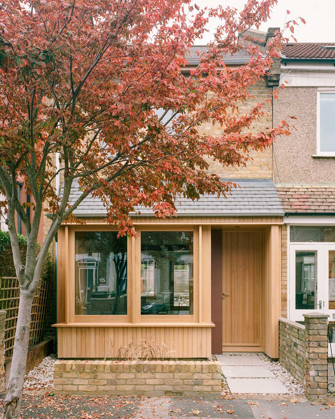 In Walthamstow, Pablo Sanchez Lopez has transformed a once-dark Victorian home into a sensory retreat defined by material honesty. The project rejects the fragmented 1970s layout in favor of an open-plan sequence where the warmth of Red Grandis eucalyptus meets the cool, pebbled texture of Ceppo di Gré stone.  A clever “soft architecture” intervention—a full-height, heavyweight curtain at the entrance—creates a flexible boundary, allowing residents to dial between urban transparency and private, muffled intimacy. From the bespoke timber rafters to the green structural steel beams, every detail is a testament to meticulous craftsmanship and the enduring beauty of natural materials.  via #urdesignmag
architects @psl.design 
images @lorenzozandri  #PabloSanchezLopez #VictorianRenovation #TimberArchitecture #LondonHomes #SustainableDesign