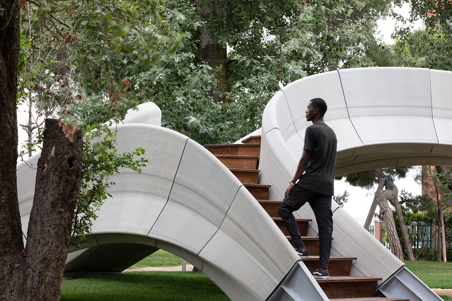 Striatus 3D-Printed Concrete Footbridge / Zaha Hadid Architects 