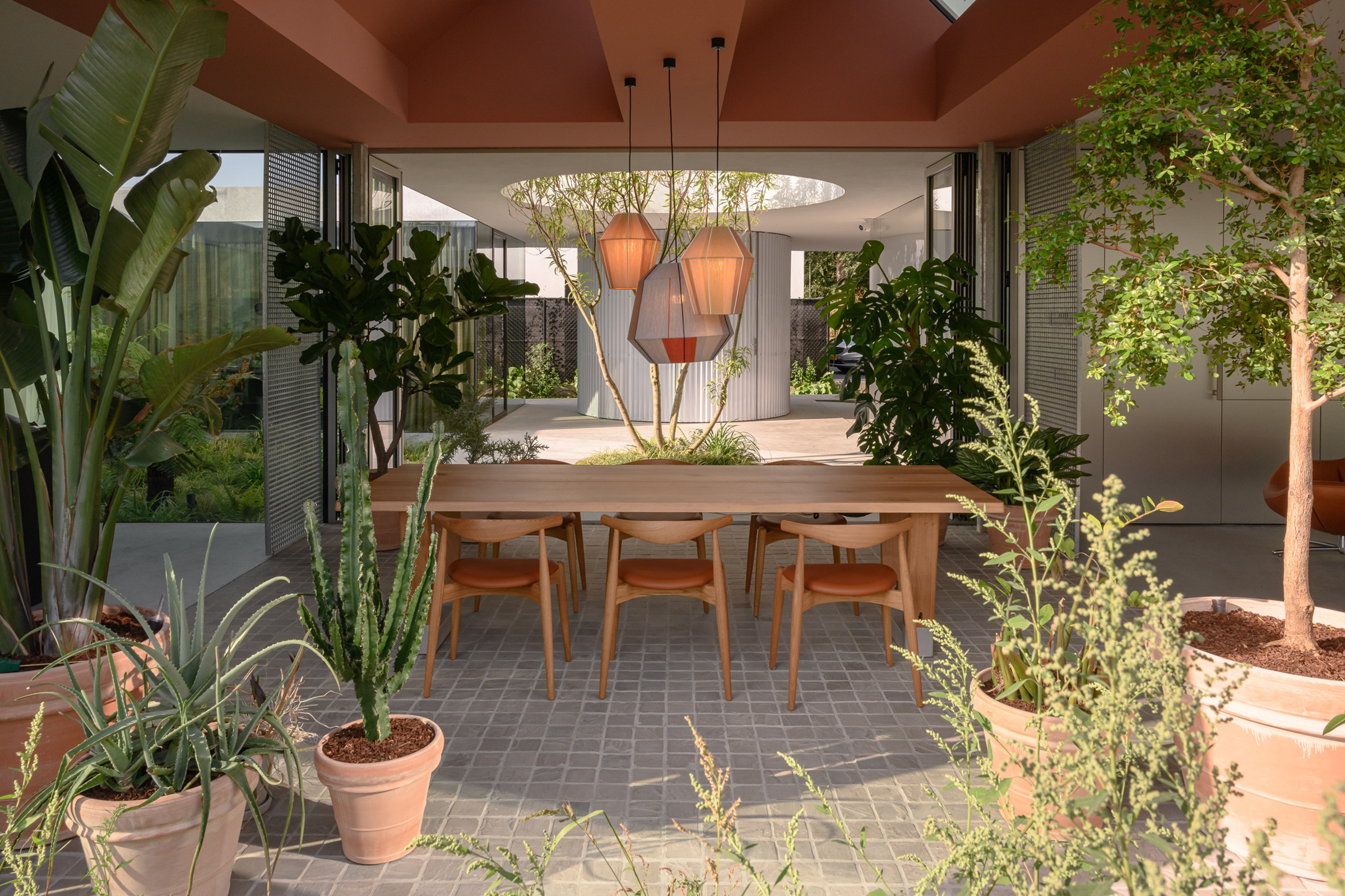 How To Stage Your Outdoor Space In These 4 Efficient Steps